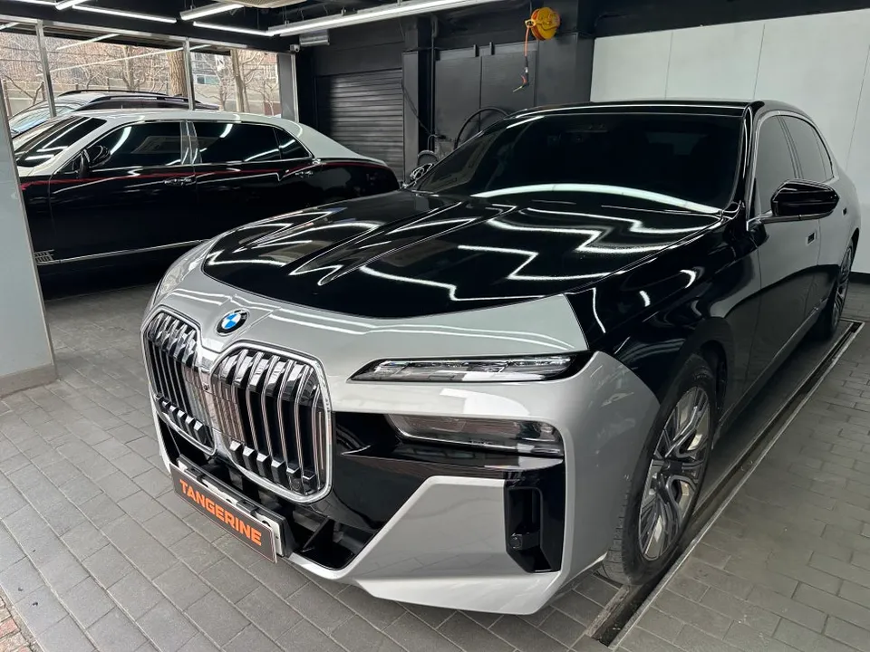 BMW 7 Series G11 カーラッピング事例｜費用目安・仕上がり 施工写真 2-1
