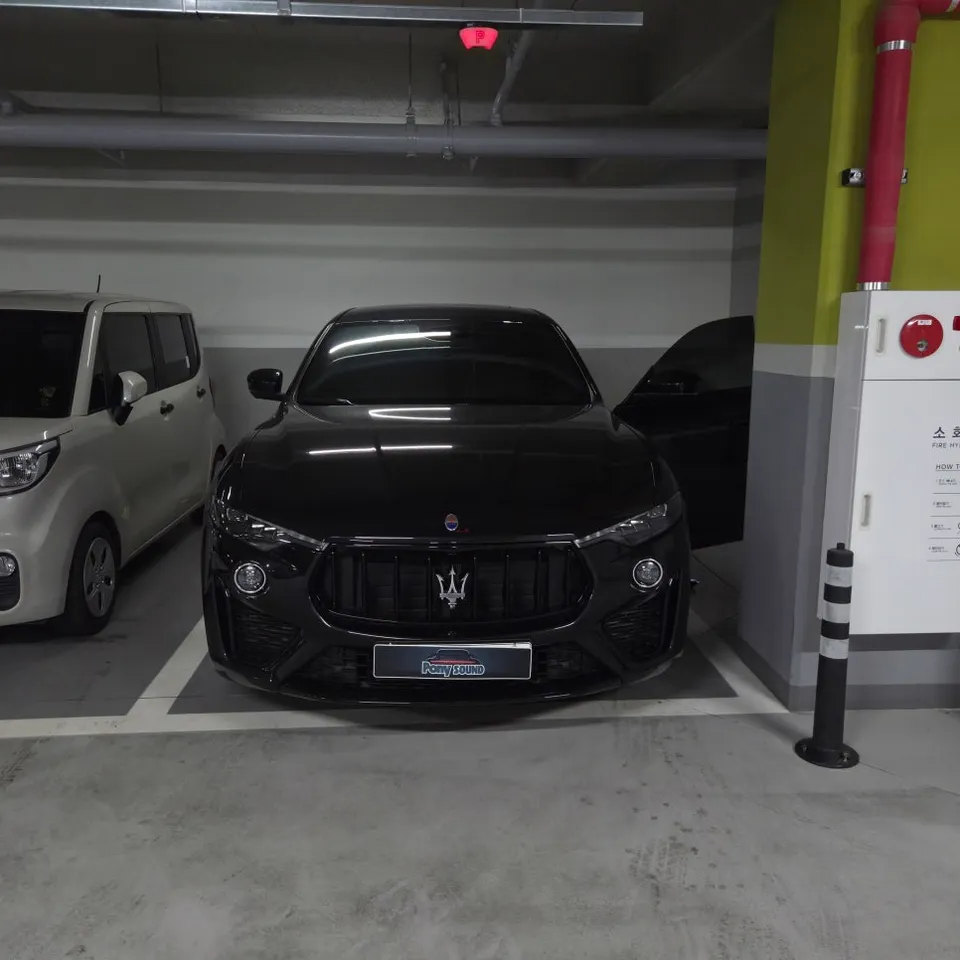 Maserati Levante oem options installation result