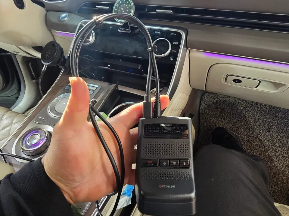 Genesis GV80のドラレコ取付事例｜費用目安と仕上がり 施工写真 3-2