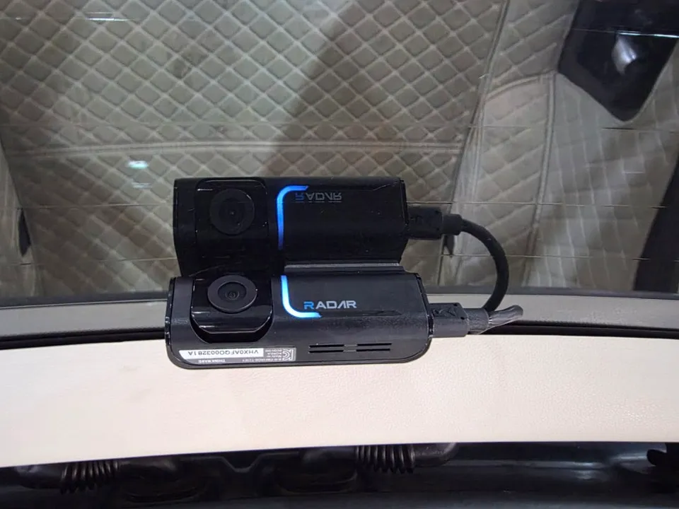 Genesis GV80のドラレコ取付事例｜費用目安と仕上がり 施工写真 2-3