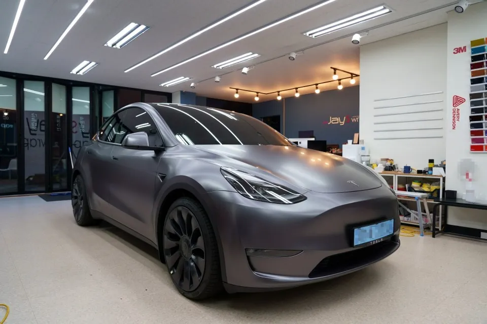 Tesla Model Y wheel repair - Tesla Model Y Wheel Repair & Refinishing Review — Like New photo 5