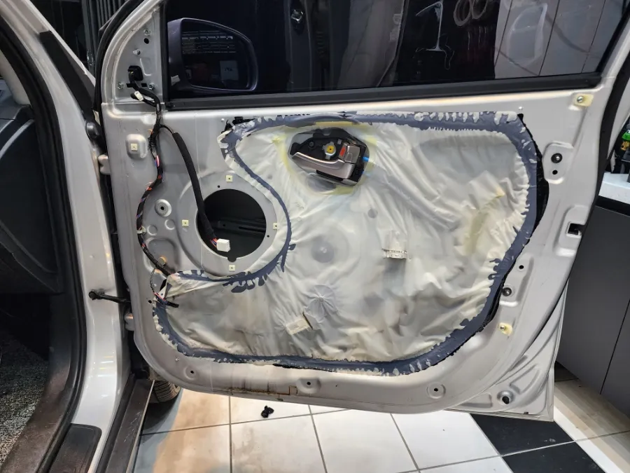 Hyundai Tucsonのカーオーディオ施工事例 施工写真 4-2