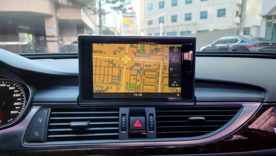 Audi A6 C7のカーラッピング事例|費用目安・仕上がり 施工写真 3-1