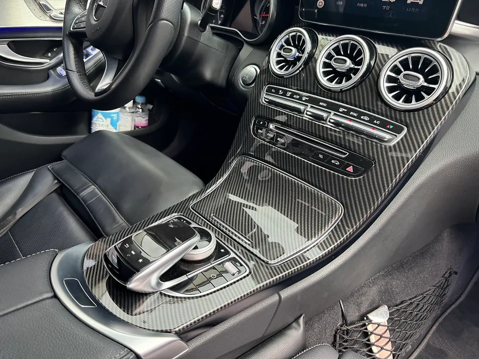 Mercedes-Benz C-Classのカーラッピング事例|費用目安・仕上がり 施工写真 1-2
