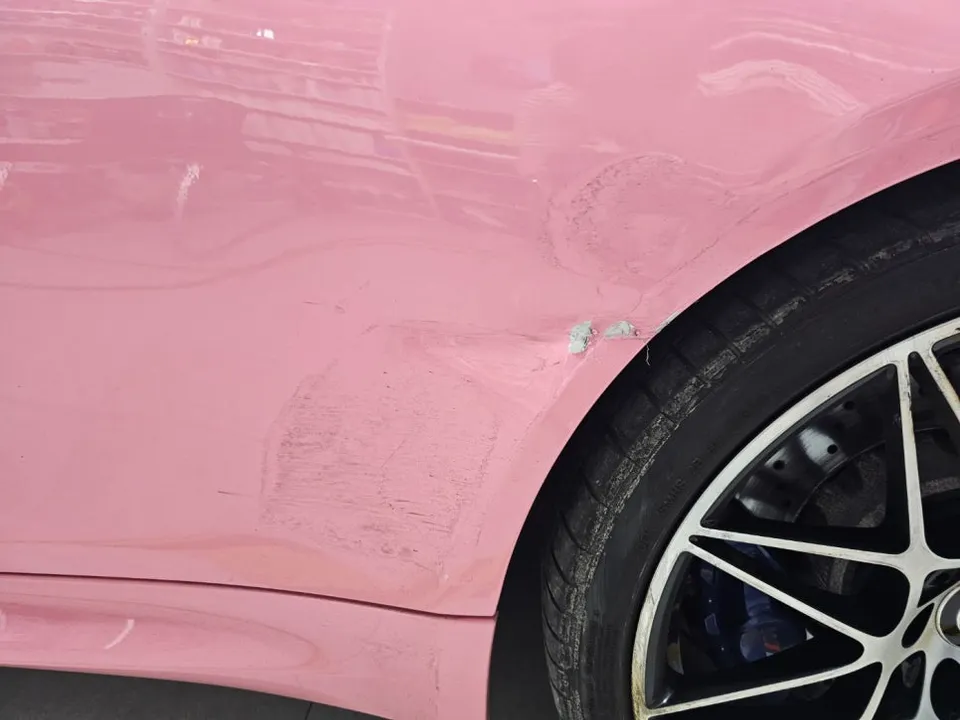 BMW M4のカーラッピング事例|費用目安・仕上がり 施工写真 3-1