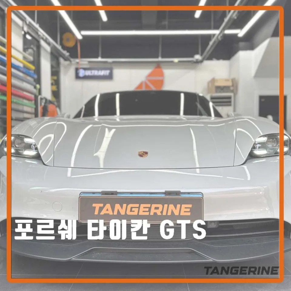 Porsche Taycanのカーラッピング事例｜ドアジャムまで徹底解説 写真