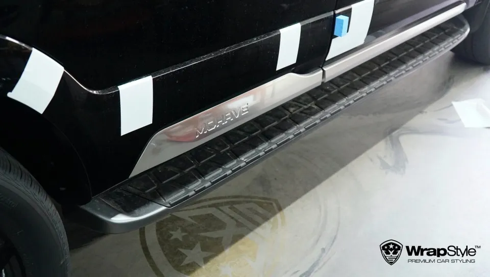 Kia Mohave chrome delete - Kia Mohave Chrome Delete Review — Blackout Trim Transformation photo 4