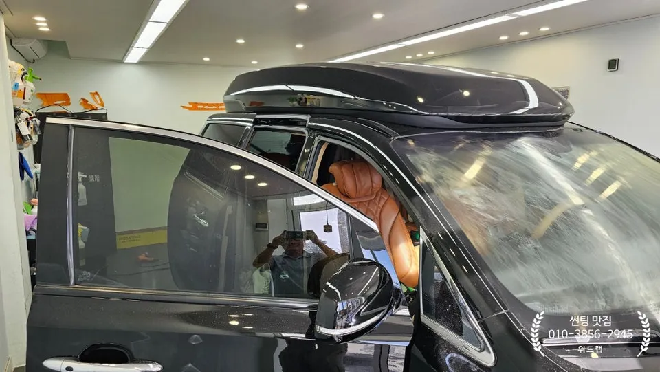 Kia Carnival Hi-Limousineのカーフィルム施工事例｜費用目安・仕上がり 施工写真 1-2