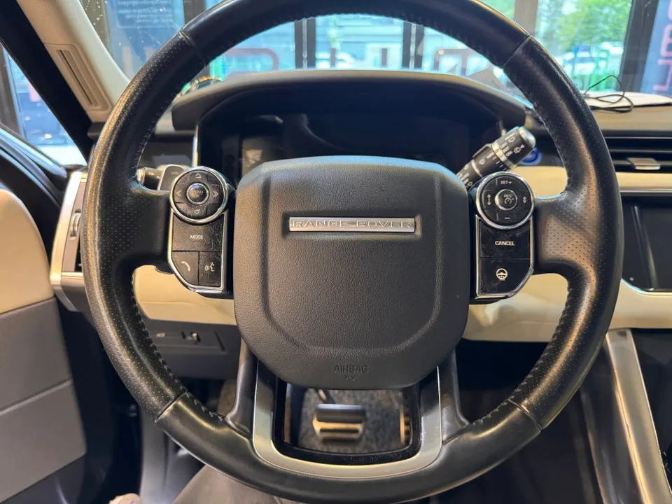 Audi RSのAndroid Auto・CarPlay取付事例 施工写真 4