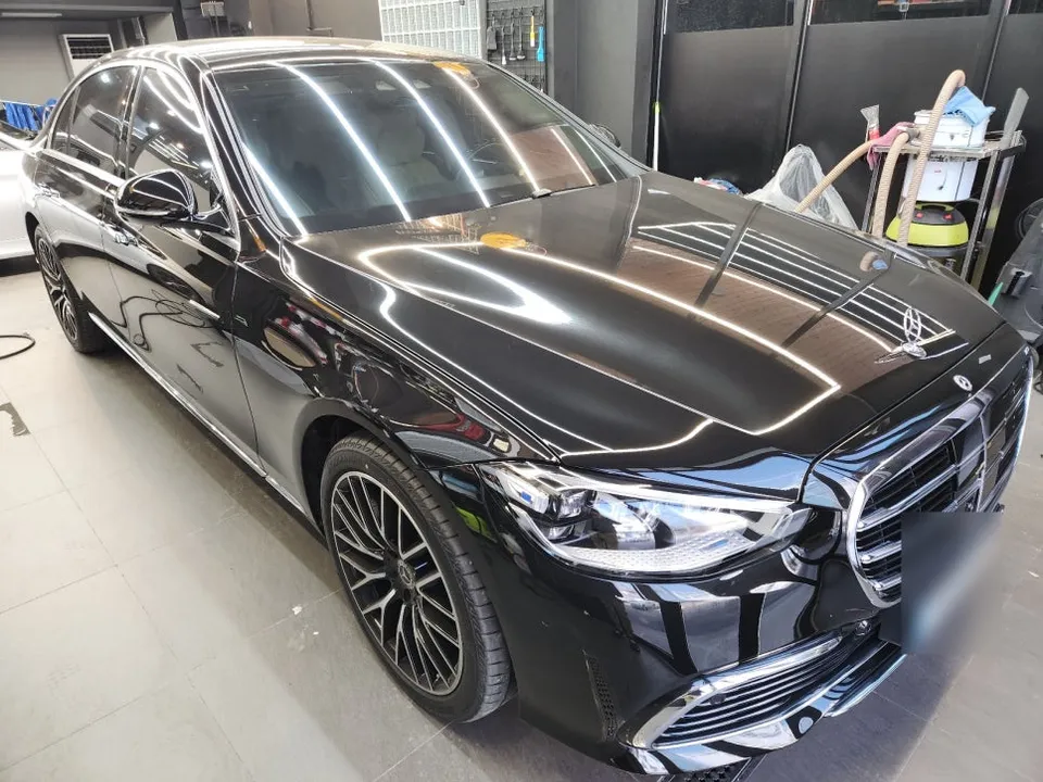メルセデス・ベンツ Sクラス W223 カーラッピング事例｜費用目安・仕上がり 施工写真 1-2