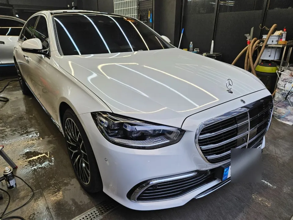 メルセデス・ベンツ Sクラス W223 カーラッピング事例｜費用目安・仕上がり 施工写真 2-3