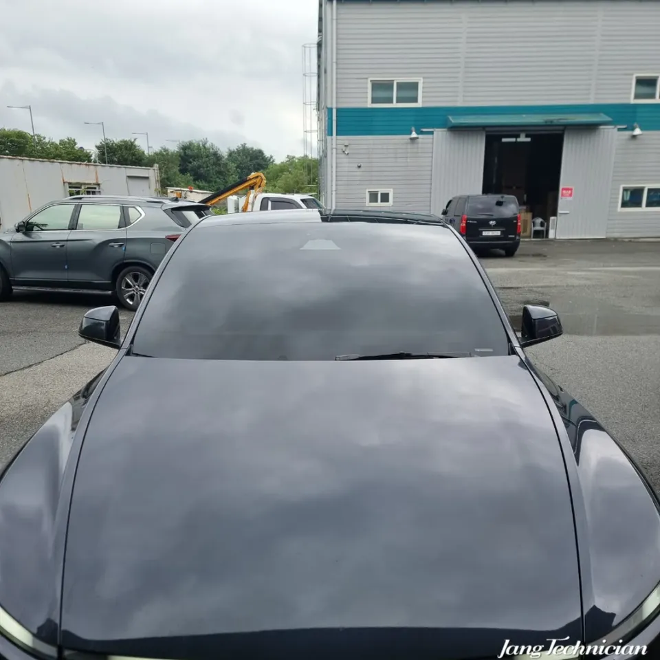 Tesla Model Yのカーフィルム施工事例｜費用目安・仕上がり 施工写真 3-3