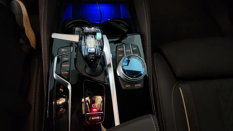 BMW 6 Series GT steering wheel - BMW 6 Series GT Steering Wheel Customization Review photo 5