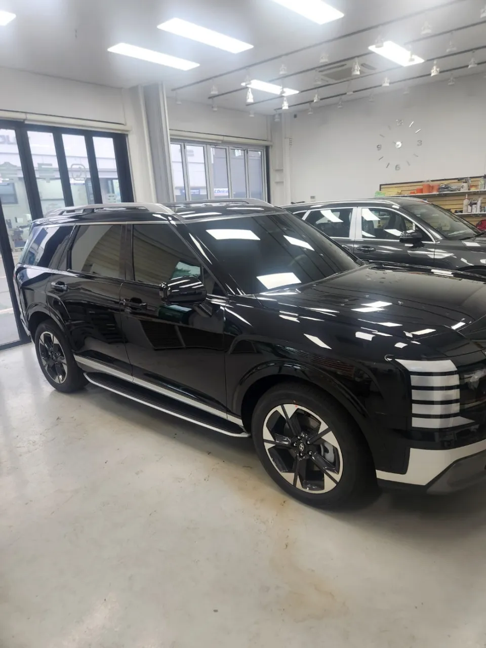 Hyundai Palisadeのカーフィルム施工事例|費用目安と仕上がり 施工写真 1-2