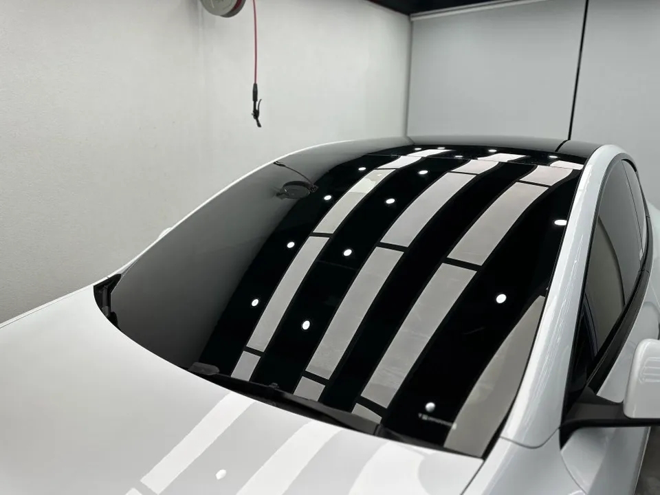 Tesla Model Yのカーフィルム施工事例 施工写真 2-2