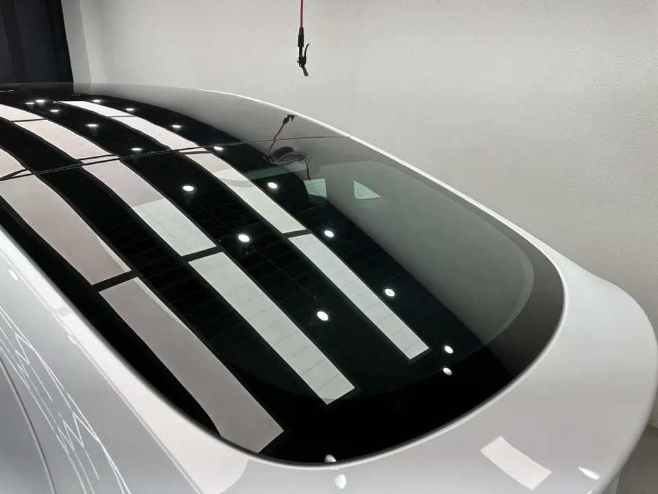 Tesla Model Yのカーフィルム施工事例 施工写真 1-3