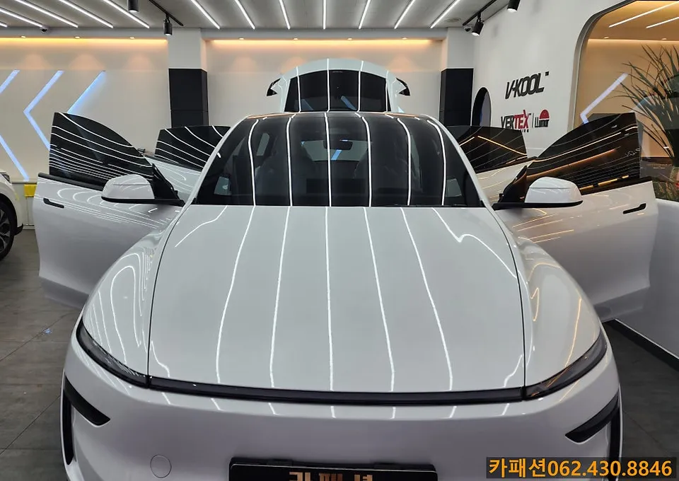 Tesla Model Yのカーフィルム施工事例｜費用目安・仕上がり 施工写真 1-3