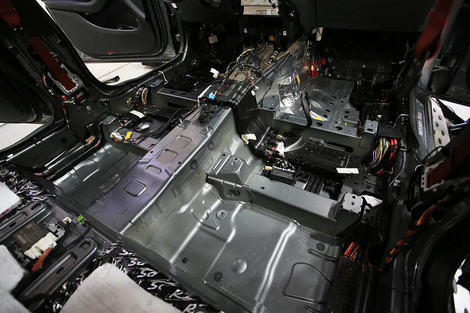 Mercedes-Benz GLC soundproofing - Mercedes-Benz GLC Undercoating Review — Noise Reduction Package photo 3