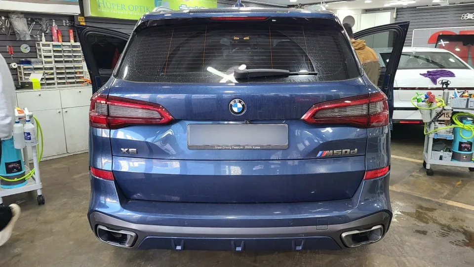 BMW X5のカーフィルム施工事例｜費用目安と仕上がり 施工写真 3