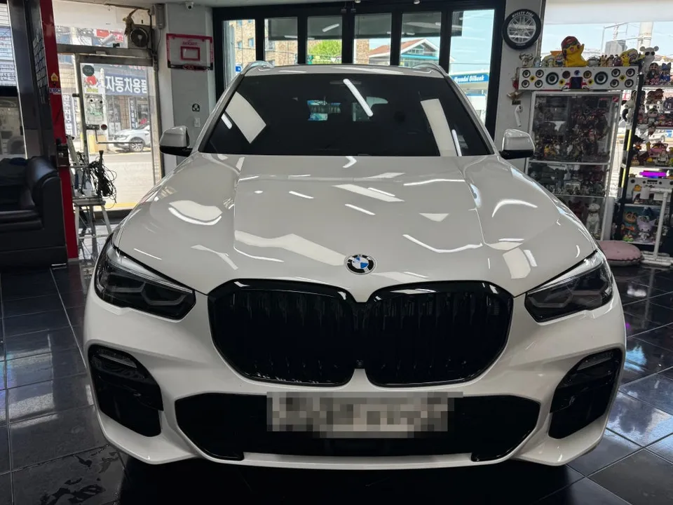 BMW X5 G05 PPF施工事例:クロームラッピングと保護フィルム 施工写真 2-3