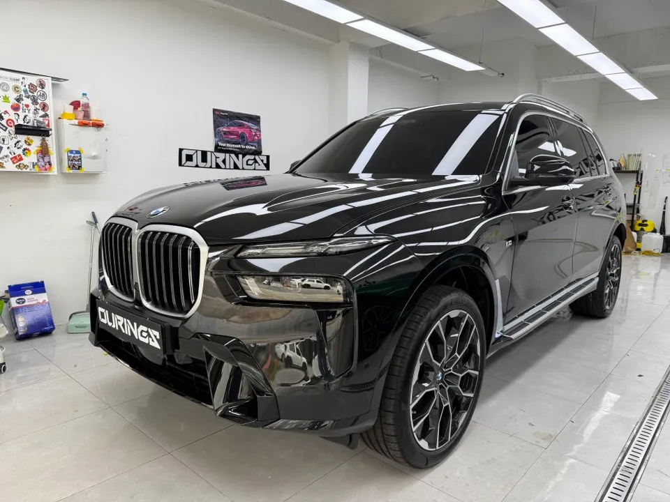 BMW X7のカーラッピング事例|クロームをブラック化 施工写真 2-1