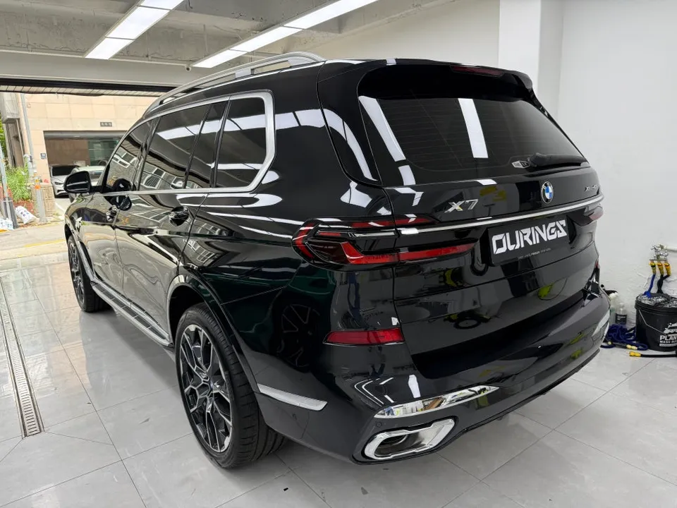 BMW X7のカーラッピング事例|クロームをブラック化 施工写真 2-2