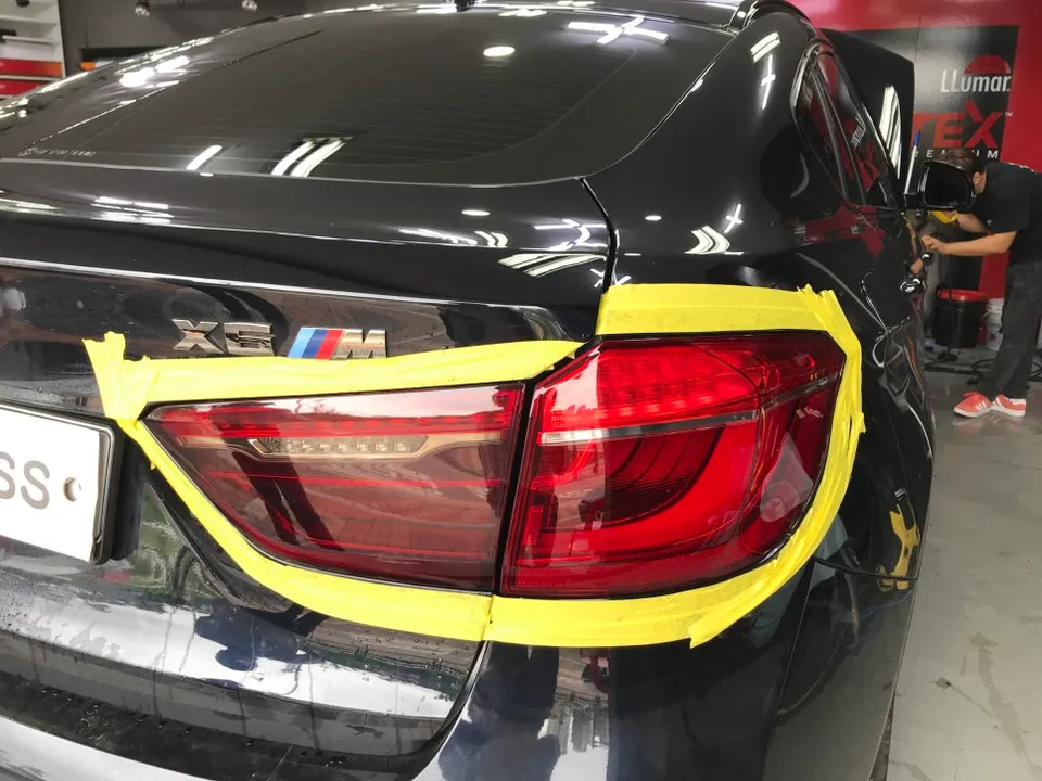 BMW X6のPPF施工事例|ライトの保護とドレスアップ 施工写真 2-2