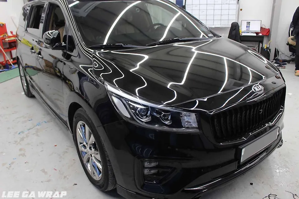 Kia Carnival Hi-Limousineのカーラッピング事例|費用目安・仕上がり 施工写真 3-2