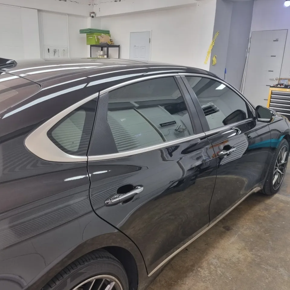 Hyundai Grandeur IGのカーラッピング事例|費用目安・仕上がり 施工写真 1-3