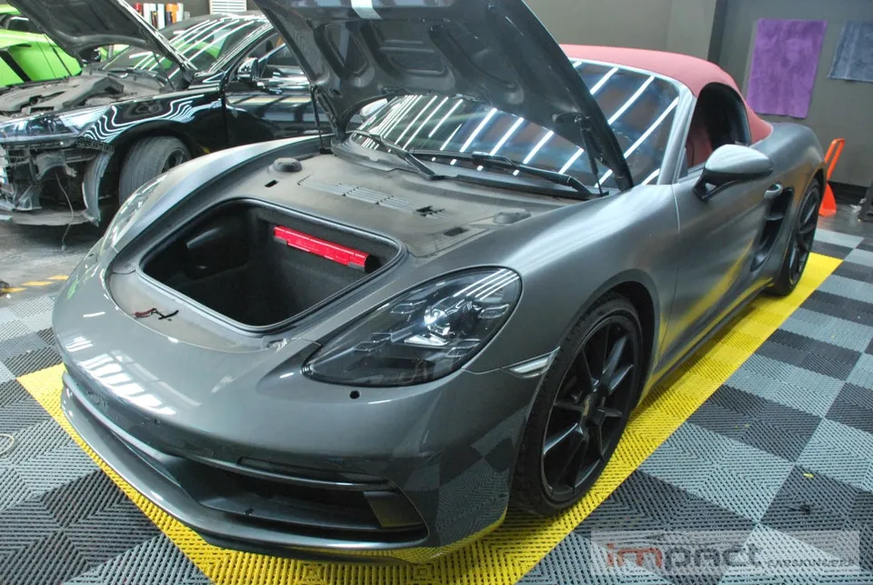 ポルシェ 718 Boxster PPF再施工事例|無光PPFの魅力 施工写真 3-2