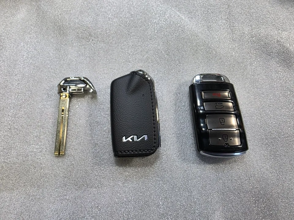Kia K7 YG Stinger Meister Key Mod Review — KN Logo Upgrade