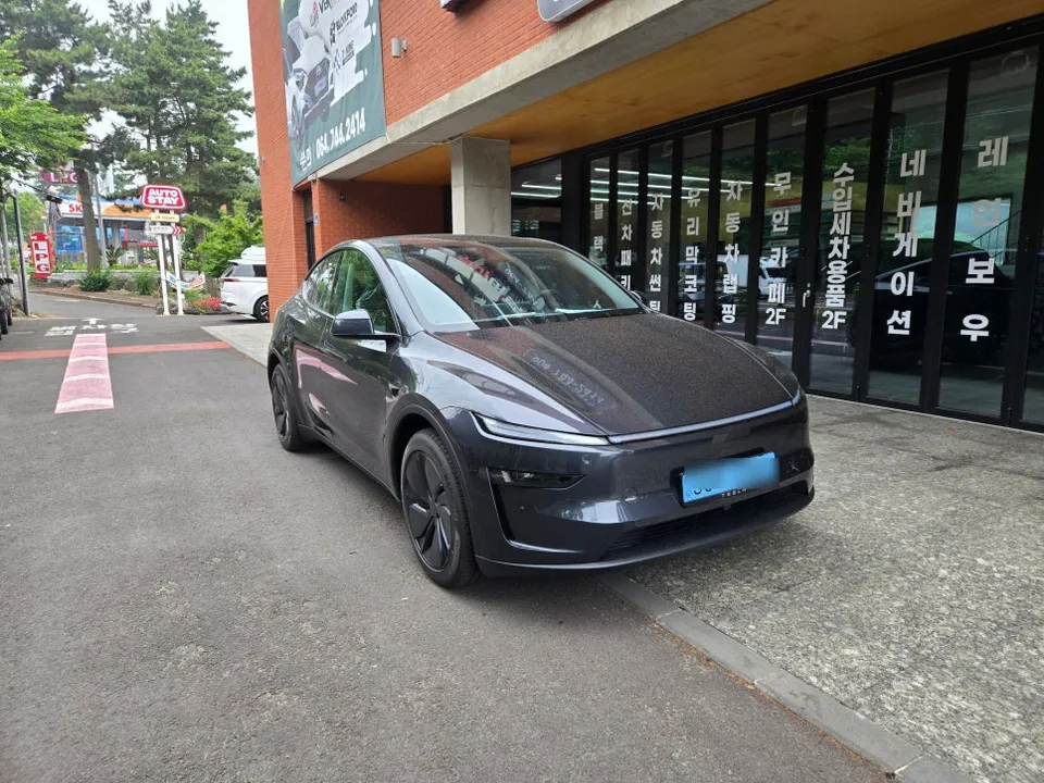 Tesla Model YのPPF施工事例|費用目安と仕上がり 施工写真 1-1