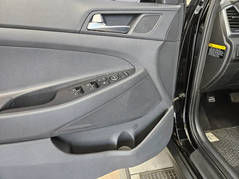 Hyundai Tucson TLのカーオーディオ施工事例 施工写真 2-1