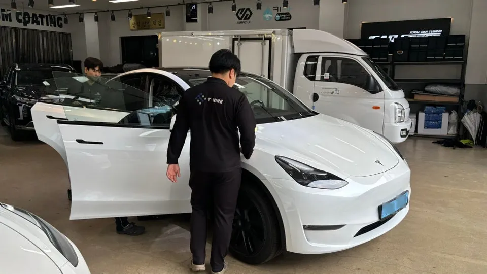 Tesla Model Y new car package - Tesla Model Y New Car Package Review — Flawless Delivery photo 3