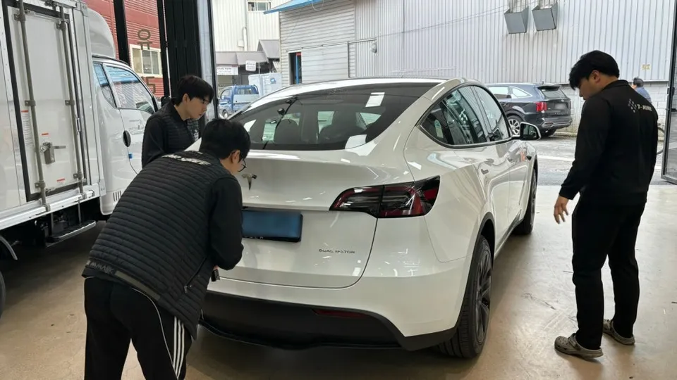 Tesla Model Y new car package - Tesla Model Y New Car Package Review — Flawless Delivery photo 5
