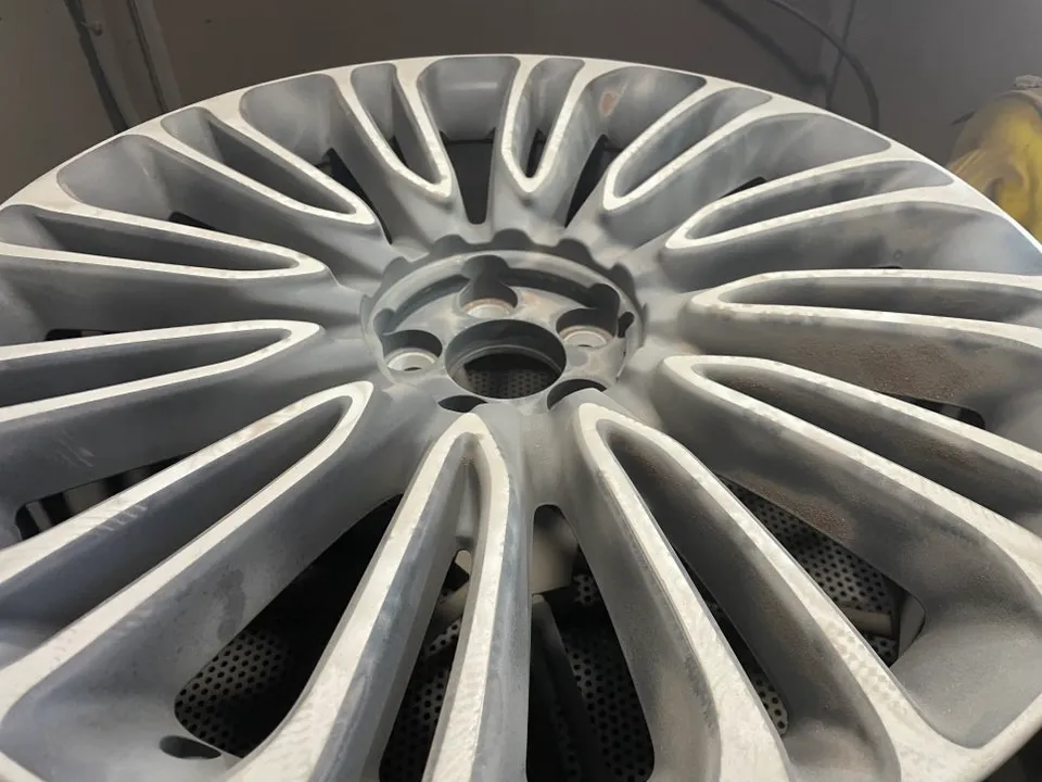 Lincoln Aviatorのホイールリペア・塗装事例 施工写真 2-2