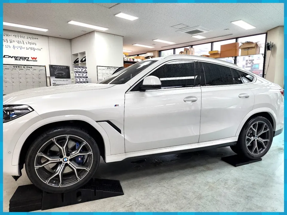 BMW X6 body kit - BMW X6 Electric Side Steps Installation Review photo 5