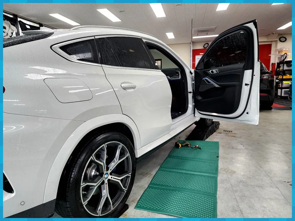 BMW X6 body kit - BMW X6 Electric Side Steps Installation Review photo 6