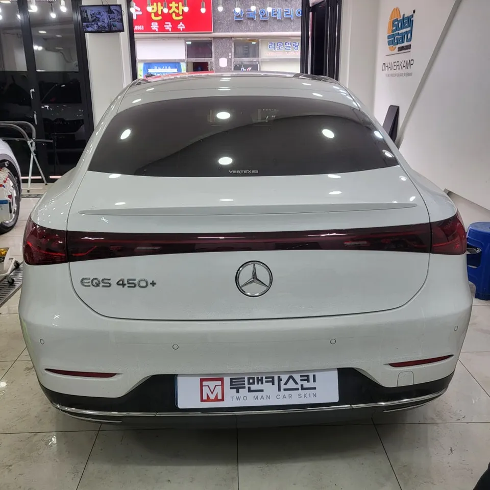 Mercedes-Benz EQSのカーラッピング事例|費用目安・仕上がり 施工写真 3-1