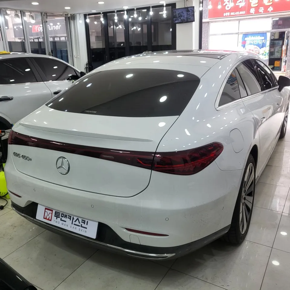 Mercedes-Benz EQSのカーラッピング事例|費用目安・仕上がり 施工写真 2-2
