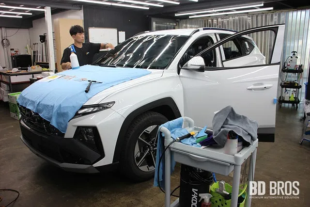Hyundai Tucsonのカーフィルム施工事例|費用目安・仕上がり 施工写真 1-3