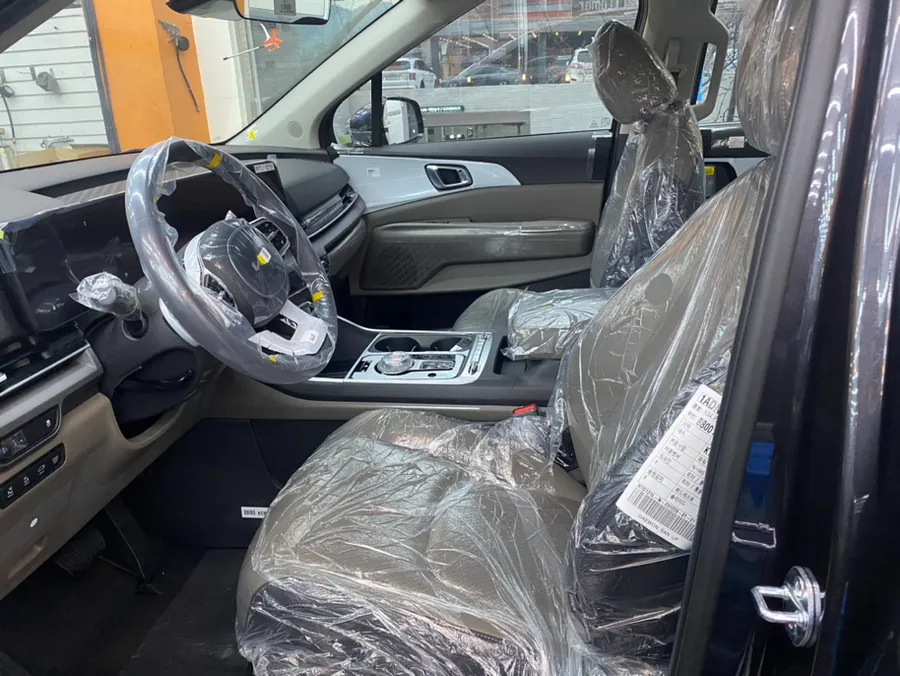 Kia Carnival KA4のカーフィルム施工事例｜断熱・プライバシー効果 施工写真 3-2