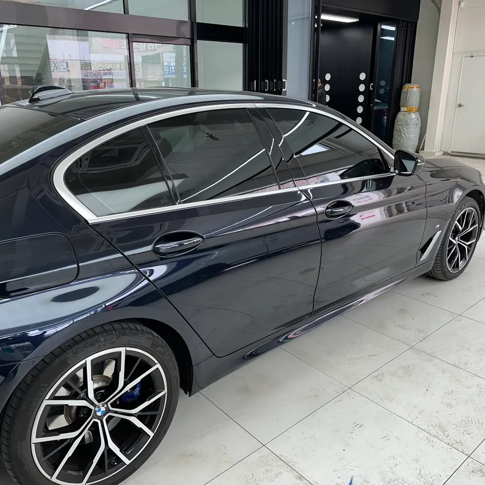 BMW 5 Seriesのカーフィルム施工事例|費用目安・仕上がり 施工写真 3-1