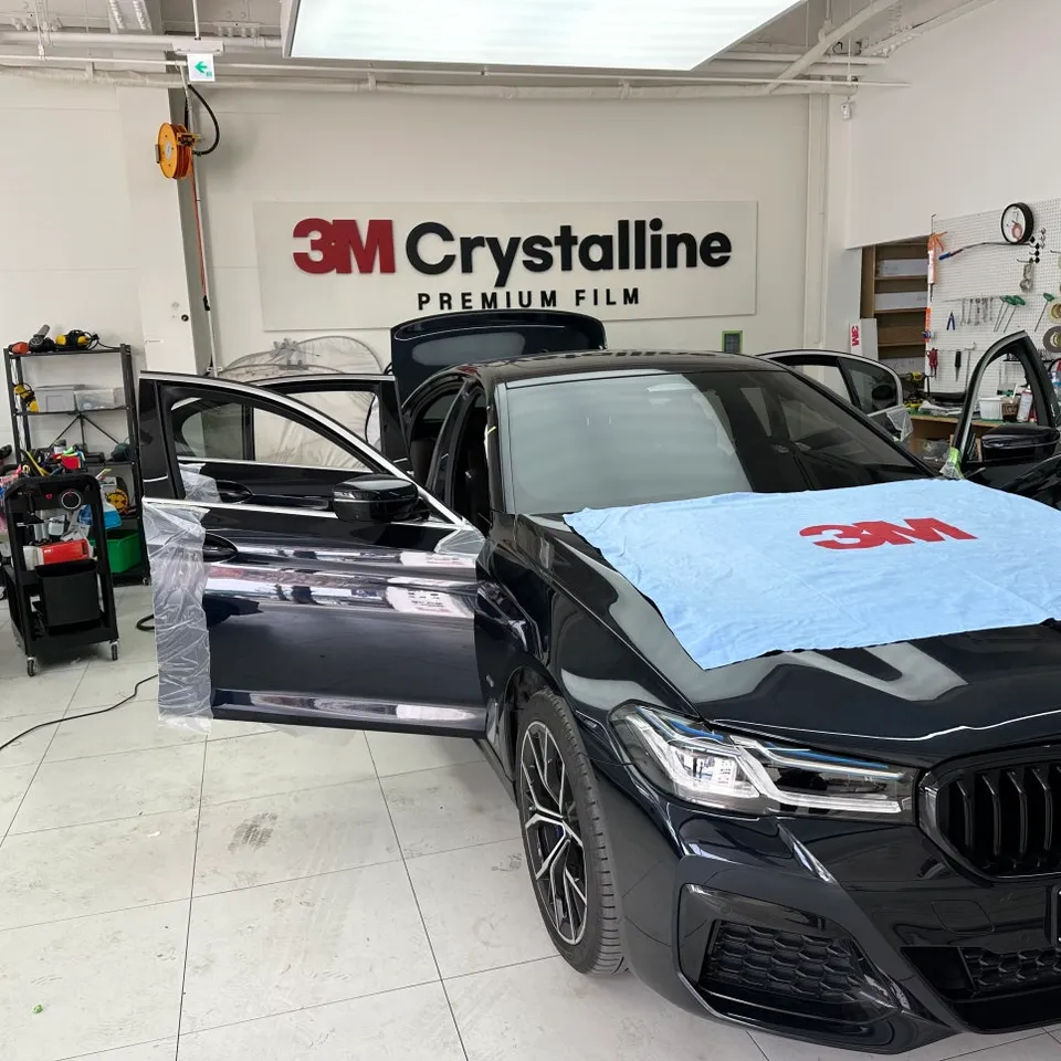 BMW 5 Seriesのカーフィルム施工事例|費用目安・仕上がり 施工写真 1-3
