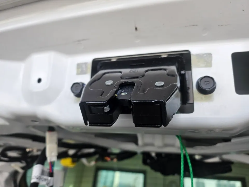 Kia Sorento MQ4 oem options - Kia Sorento MQ4 Power Liftgate Retrofit Review photo 5