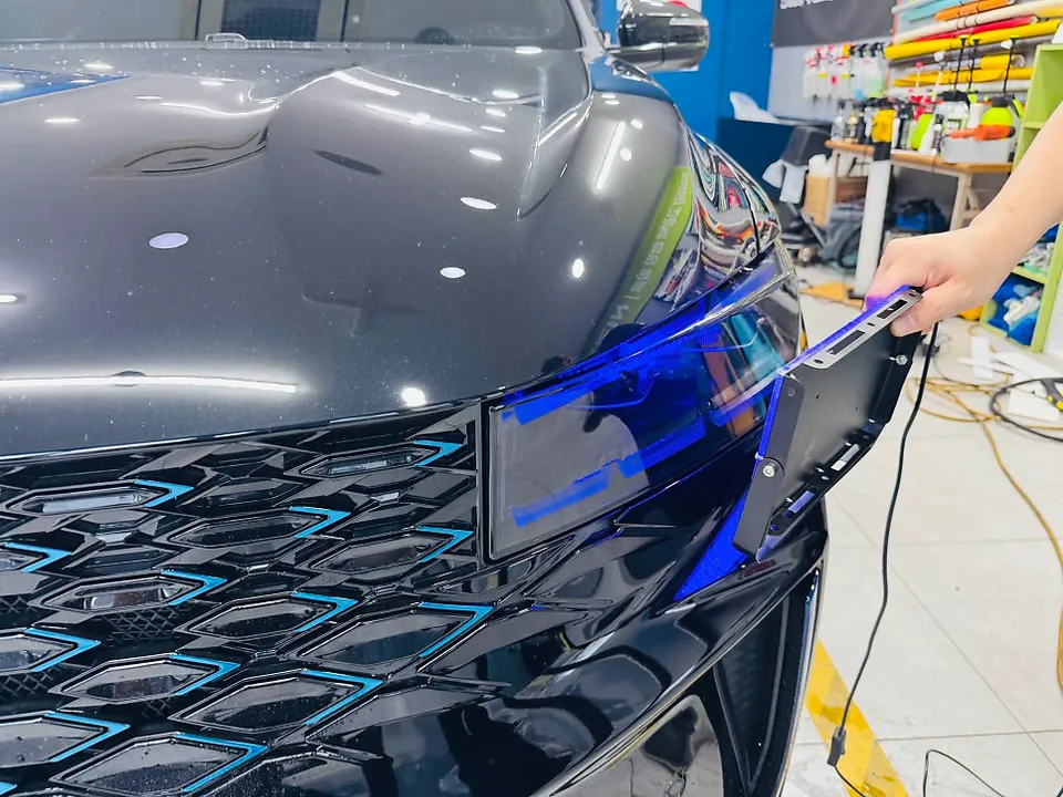 Renault Koleos PPF施工事例:エンブレムラッピングと変色PPF 施工写真 3-3