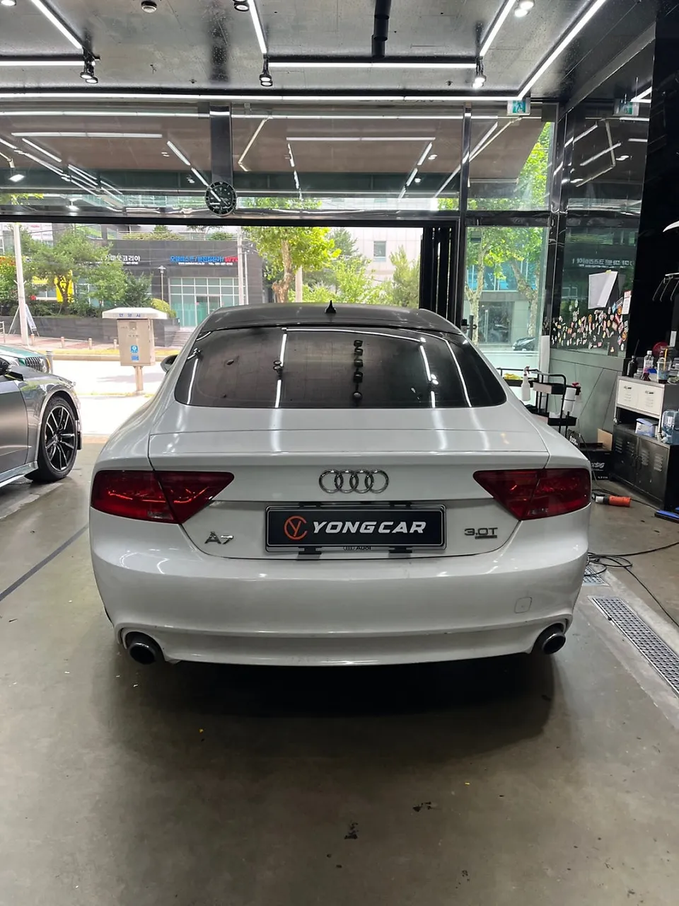 Audi A7のカーラッピング事例｜費用目安・仕上がり 施工写真 1-1