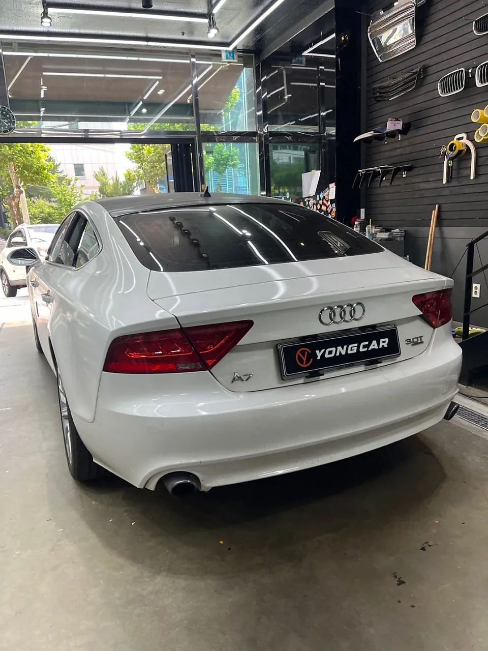 Audi A7のカーラッピング事例｜費用目安・仕上がり 施工写真 2-2