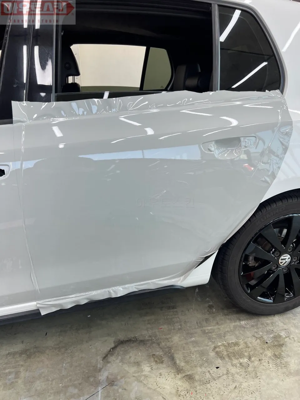 Porsche Golfのカーラッピング事例 施工写真 4-1