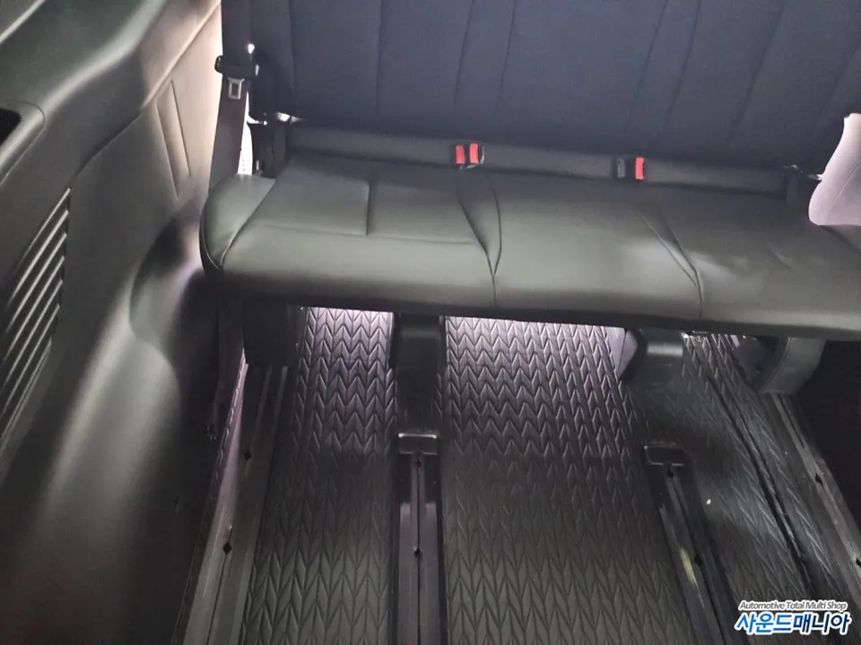 Hyundai Staria interior customization - Hyundai Staria Interior Customization Review photo 4